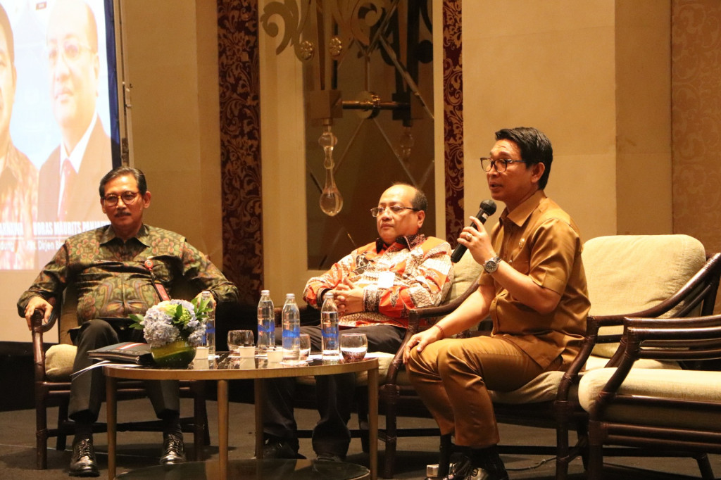 Sekda Adi Arnawa Buka Sosialisasi Kebijakan Pengelolaan Keuangan Daerah dan Implementasi SIPD-RI